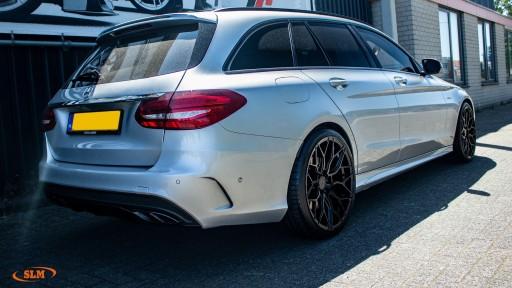 Mercedes C450 AMG met 20 inch Riviera RF108 velgen