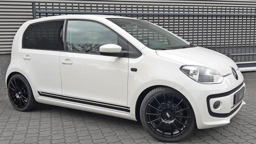 Volkswagen Up met TEC AS2 velgen in Glossy Black