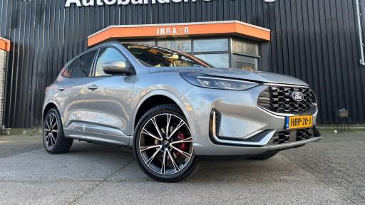 Ford Kuga met 20 inch Dezent AR velgen