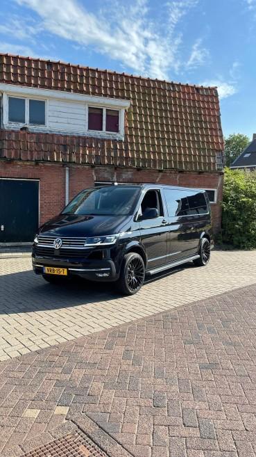 Volkswagen Transporter met 20 inch Y-NL9 velgen van Yanar Wheels